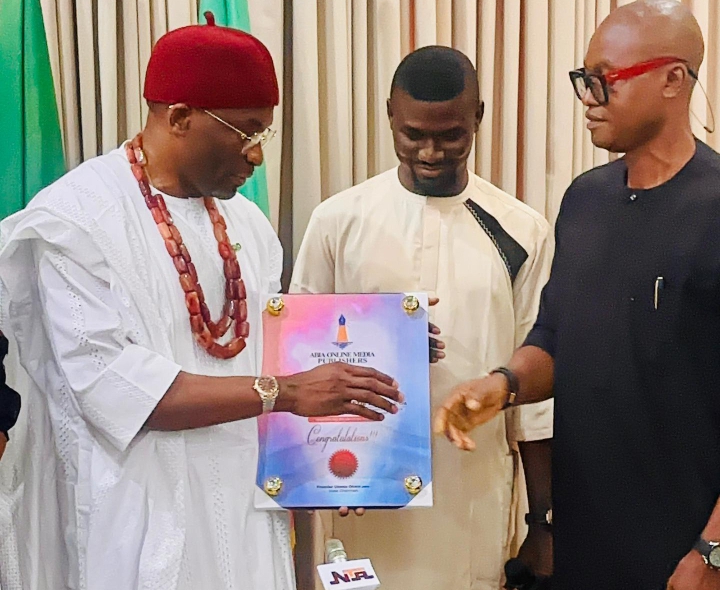 OMPAN Presents Patron Award Plaque to Deputy Speaker Benjamin Kalu