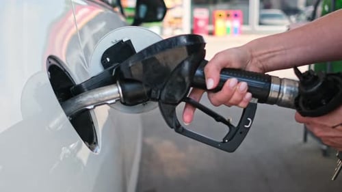 Petrol Price Drops AS Crude Falls, Dangote, Markers Takes Lead
